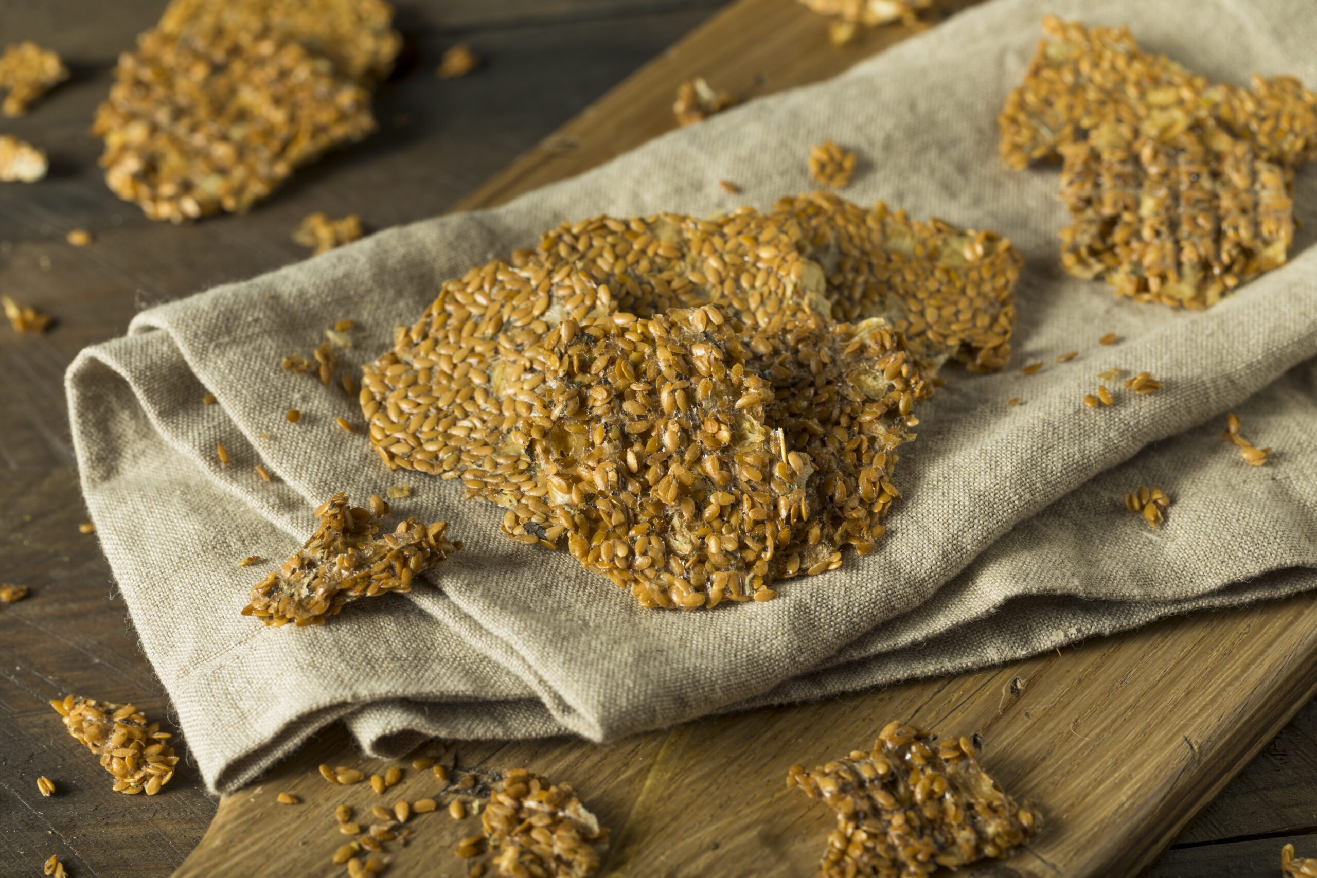 https://life.performiq.se/wp-content/uploads/healthy-homemade-flax-seed-crackers-2023-11-27-04-50-08-utc-scaled.jpg